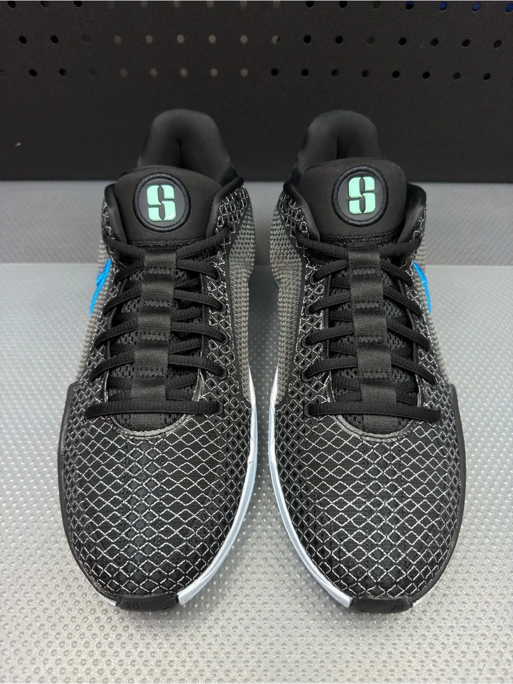 Nike Sabrina 1